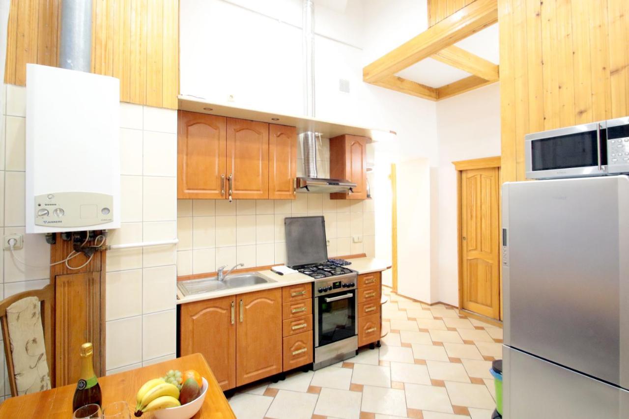 Pro Apartments 12213 Lviv Exterior foto